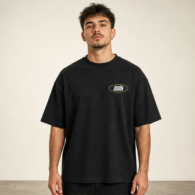 Camiseta Aura Eclipse en Negro carbón, vista delantera con la palabra JUGÓN