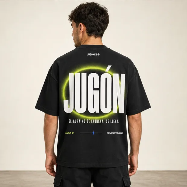 Espalda de la camiseta Aura Eclipse en corte jugón, con la palabra JUGÓN sobre el halo de aura
